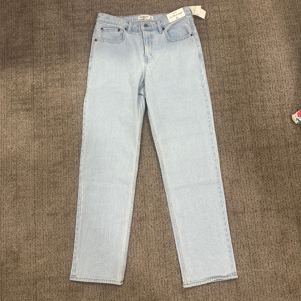 Women’s Amercrombie and Fitch 90’s straight jeans size 30 long